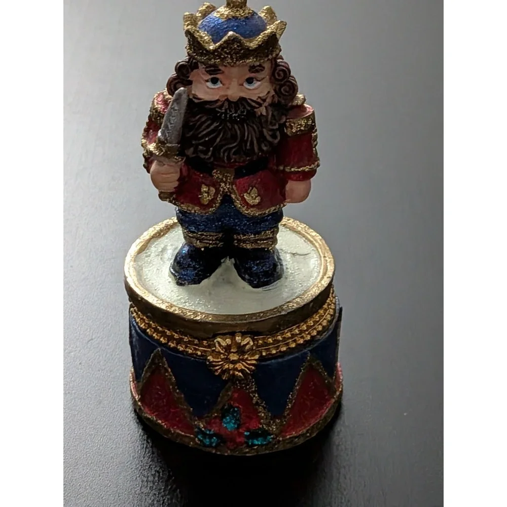 Dwarf‎ King Trinket Box Hinged Open Sparkly 3